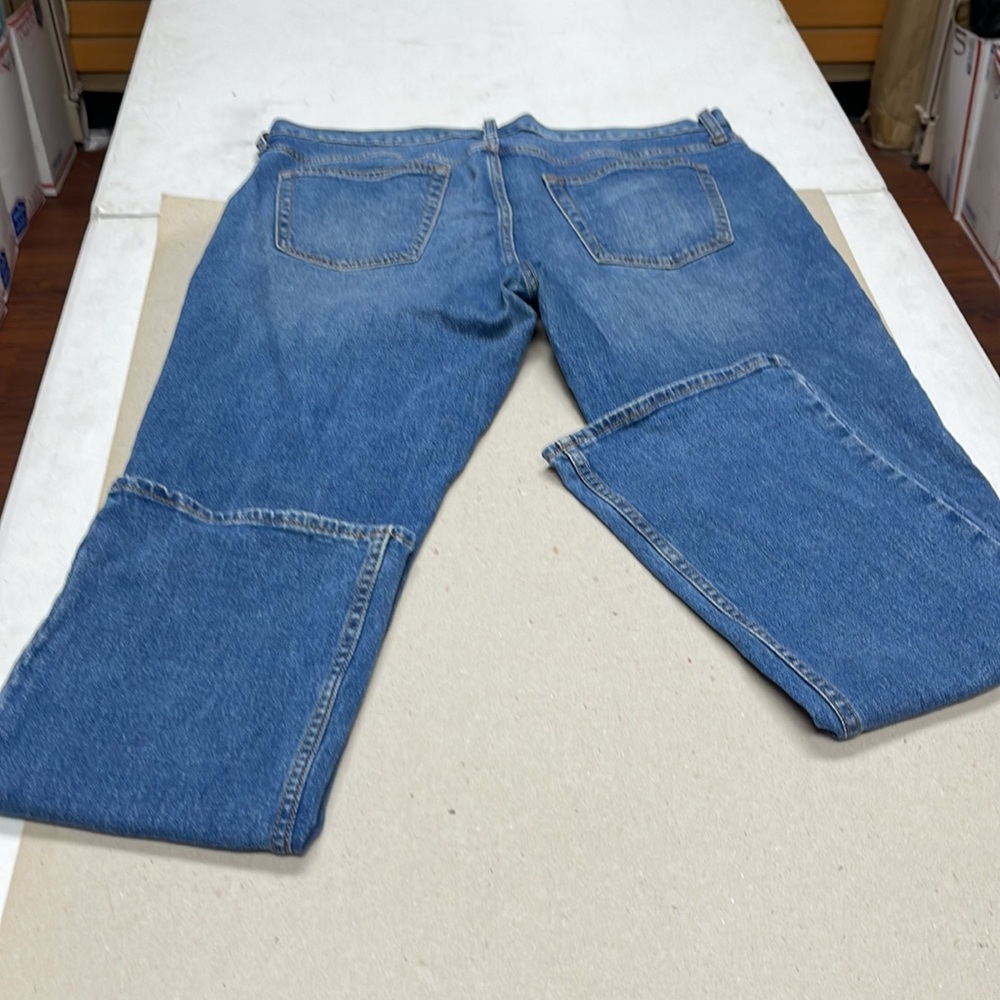 Old Navy Blue Jean 34  x 32, Deep pockets - Picture 9 of 9